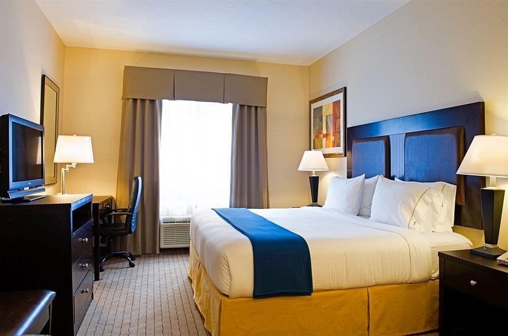 Holiday Inn Express & Suites-Regina-South, An Ihg Hotel Room photo