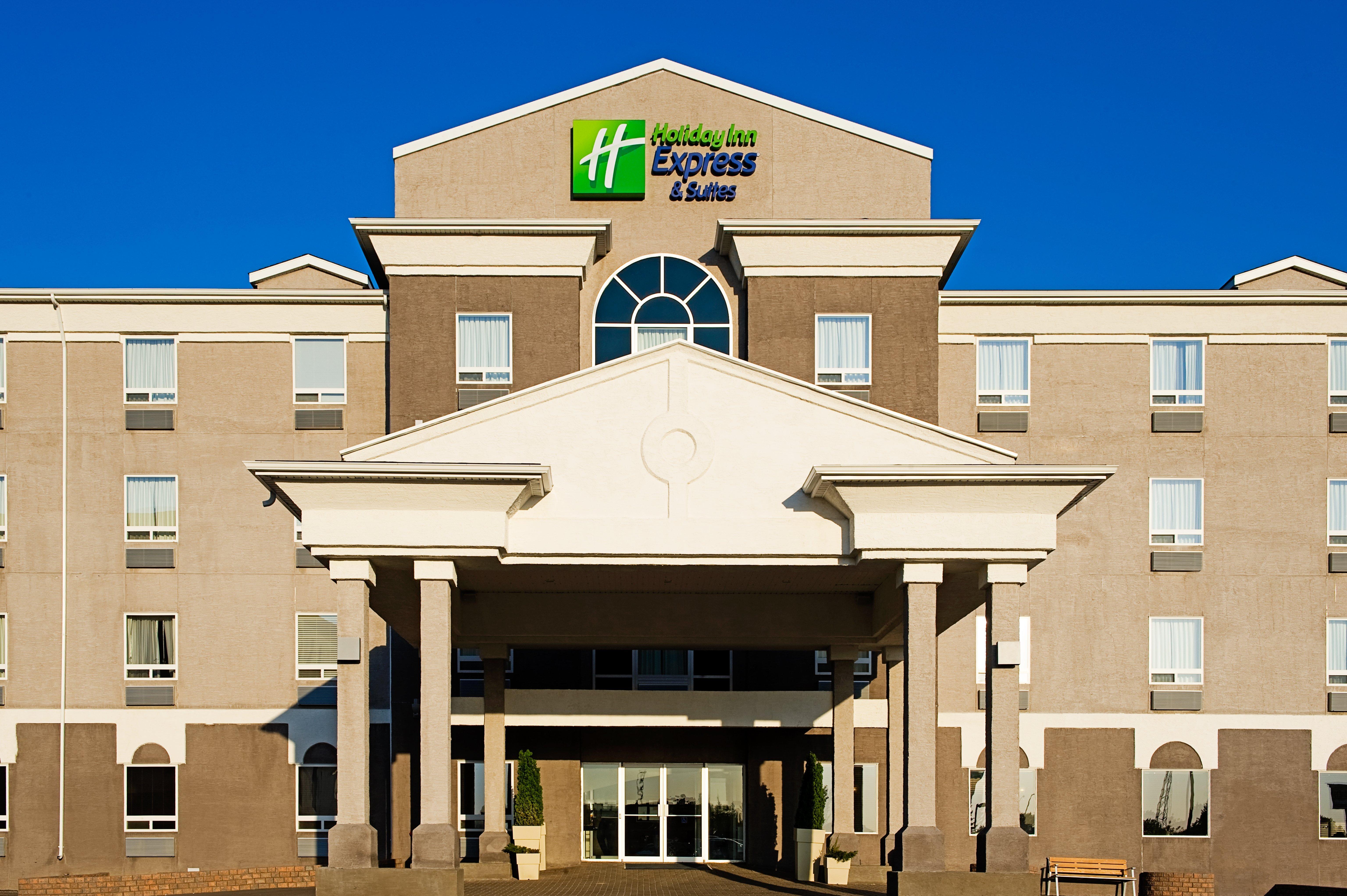 Holiday Inn Express & Suites-Regina-South, An Ihg Hotel Exterior photo